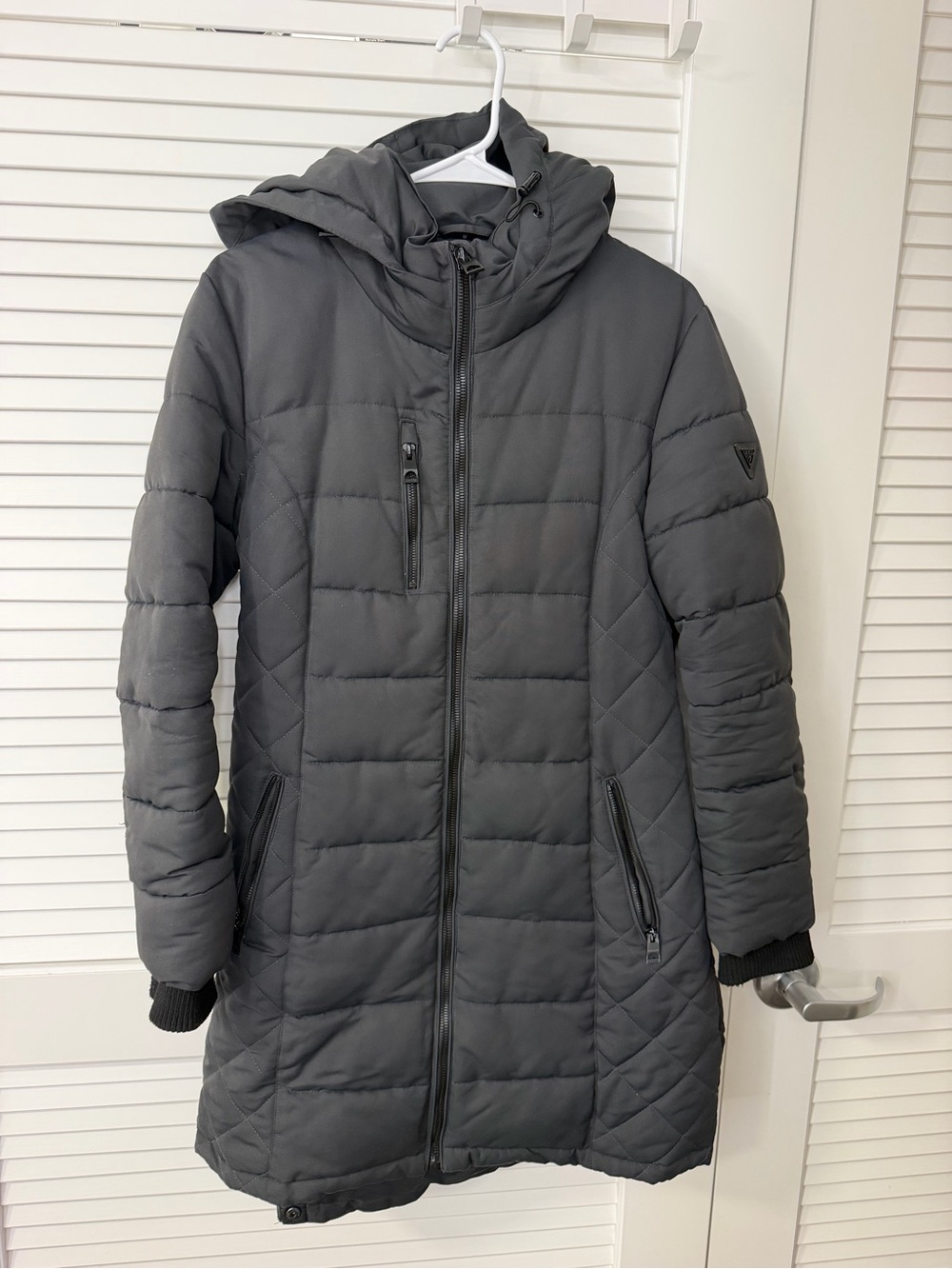 Guess Women's Quilted Hooded Puffer Coat - Gray